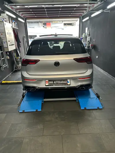 VW Golf 1.5 eTSI R-Line 75 Edition DSG — Hybride léger performant et économe — intérieur