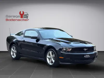 Ford Mustang 3.7 V6 Coupé — Muscle-car américain, frais du service et MFK — Miniatur 7