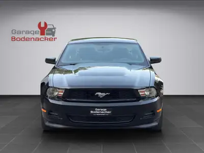 Ford Mustang 3.7 V6 Coupé — Muscle-car américain, frais du service et MFK — Miniatur 15