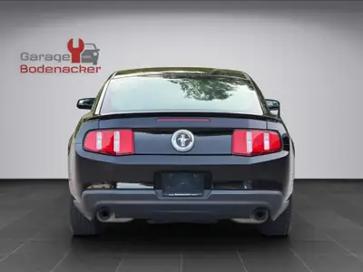 Ford Mustang 3.7 V6 Coupé — Muscle-car américain, frais du service et MFK — Miniatur 17