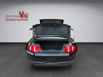 Ford Mustang 3.7 V6 Coupé — Muscle-car américain, frais du service et MFK — Miniatur 18