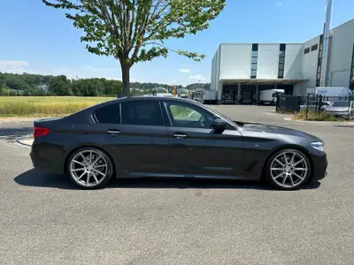 BMW 520d xDrive — Berline premium diesel, faible kilométrage et traction intégrale — arrière