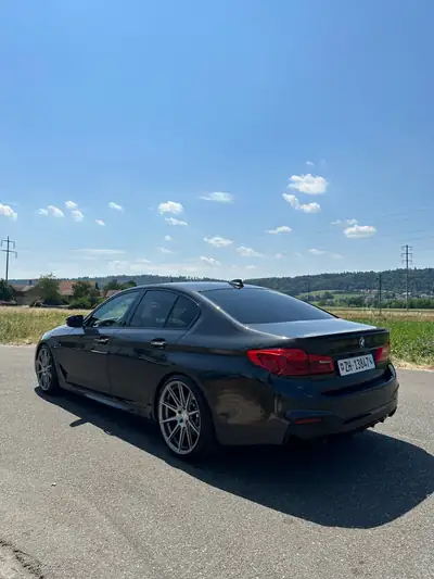 BMW 520d xDrive — Berline premium diesel, faible kilométrage et traction intégrale — tableau de bord