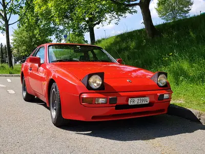 Porsche 944 2.5 — Coupé sport iconique des années 80, 282 000 km — vue extérieure