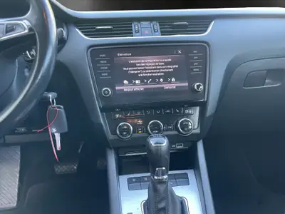 Skoda Octavia Combi 2.0 TDI — Monospace familial fiable, 132 000 km, sans sinistre — Miniatur 11