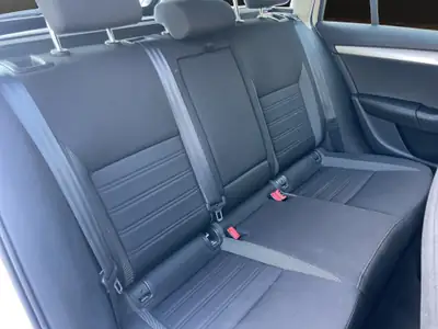 Skoda Octavia Combi 2.0 TDI — Monospace familial fiable, 132 000 km, sans sinistre — Miniatur 13