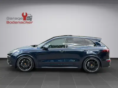 Porsche Cayenne S Diesel GTS — SUV premium V8, service frais, faible consommation — vista posteriore