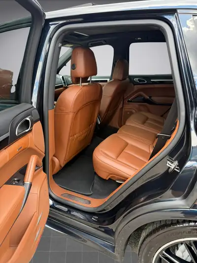 Porsche Cayenne S Diesel GTS — SUV premium V8, service frais, faible consommation — Miniatura 9