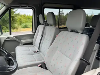 VW LT 2.5 TDI — Utilitaire spacieux, 12 places, moteur fiable — intérieur