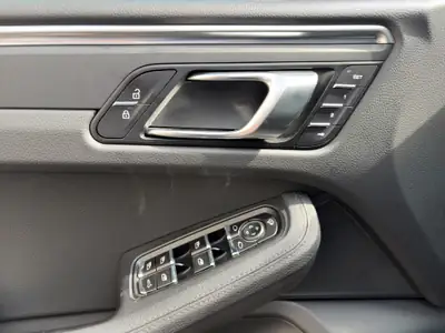 Porsche Macan PDK 2020 — SUV premium allemand, entretien Porsche complet — Miniature 20
