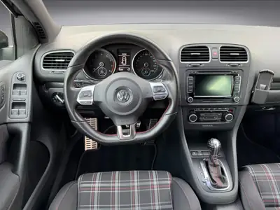 VW Golf 2.0 TSI GTI Edition 35 — Sportive polyvalente, 235 ch et très bien équipée — Miniature 8