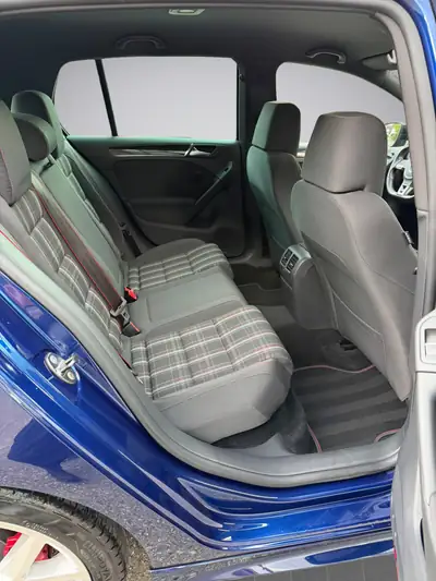 VW Golf 2.0 TSI GTI Edition 35 — Sportive polyvalente, 235 ch et très bien équipée — Miniature 12