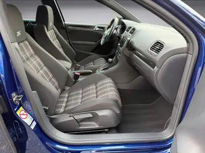 VW Golf 2.0 TSI GTI Edition 35 — Sportive polyvalente, 235 ch et très bien équipée — Miniature 13