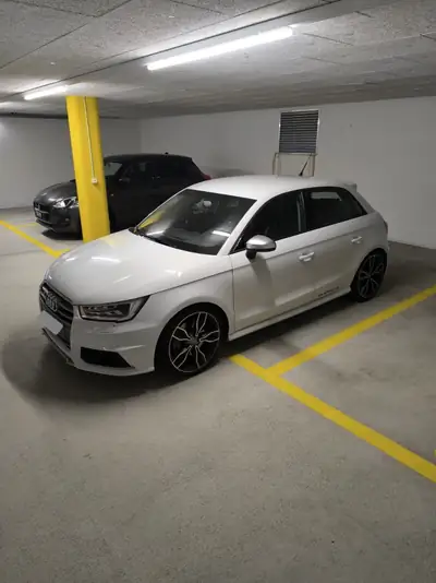 Audi S1 — Petit bolide 231 ch tout-terrain, kilométrage maîtrisé — côté