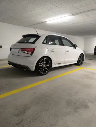 Audi S1 — Petit bolide 231 ch tout-terrain, kilométrage maîtrisé — tableau de bord
