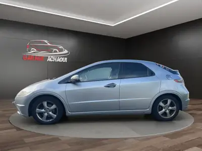 Honda Civic 2.2 i-CTDi Comfort — Diesel économique, 256 000 km, sans sinistre — vista posteriore