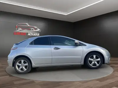 Honda Civic 2.2 i-CTDi Comfort — Diesel économique, 256 000 km, sans sinistre — dettaglio