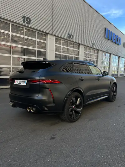 Jaguar F-Pace 5.0 V8 SVR AWD — Le SUV britannique haute performance, 84'000 km — Seitenansicht
