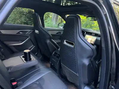 Jaguar F-Pace 5.0 V8 SVR AWD — Le SUV britannique haute performance, 84'000 km — Detail