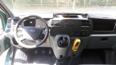 Ford Transit 350 TDCi Doppelkabine — Benne basculante robuste, 116 ch, sans sinistre — interni