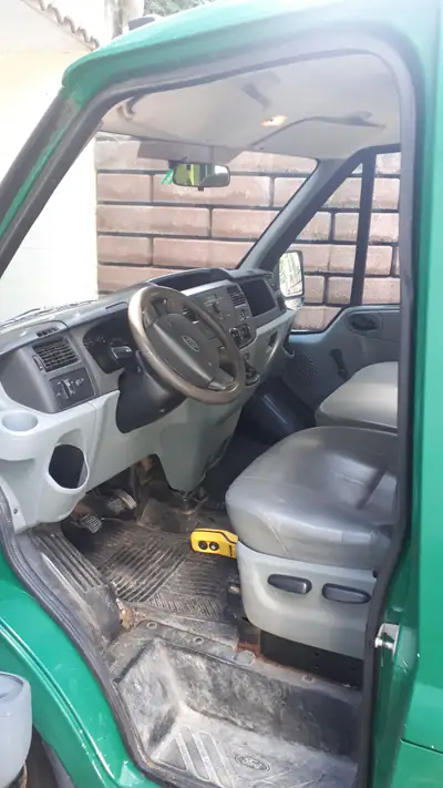 Ford Transit 350 TDCi Doppelkabine — Benne basculante robuste, 116 ch, sans sinistre — cruscotto