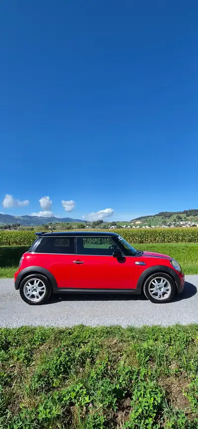 MINI Cooper S 1.6i — Trois portes sportive, moteur turbo 175 ch, entretien récent — Armaturenbrett