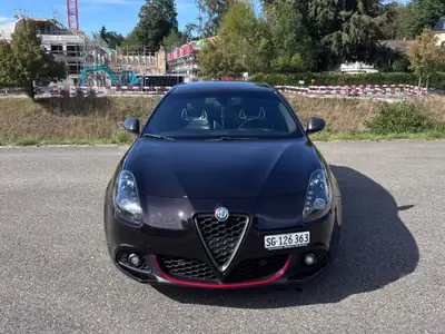 Alfa Romeo Giulietta 1750 TBi Veloce TCT — Sportive compacte, 240 ch et consommation maîtrisée — vue extérieure