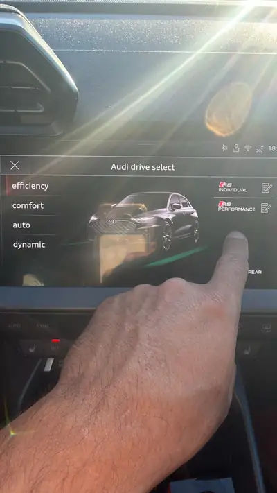 Audi RS3 Sportback 2.5 TFSI — 400 ch, design noir intégral, performances extrêmes — Armaturenbrett
