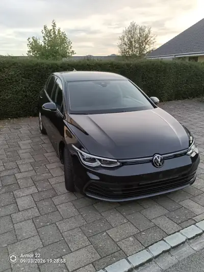 VW Golf 1.5 TSI Live — Berline essence dynamique, 47 500 km, garantie constructeur — vista esterna
