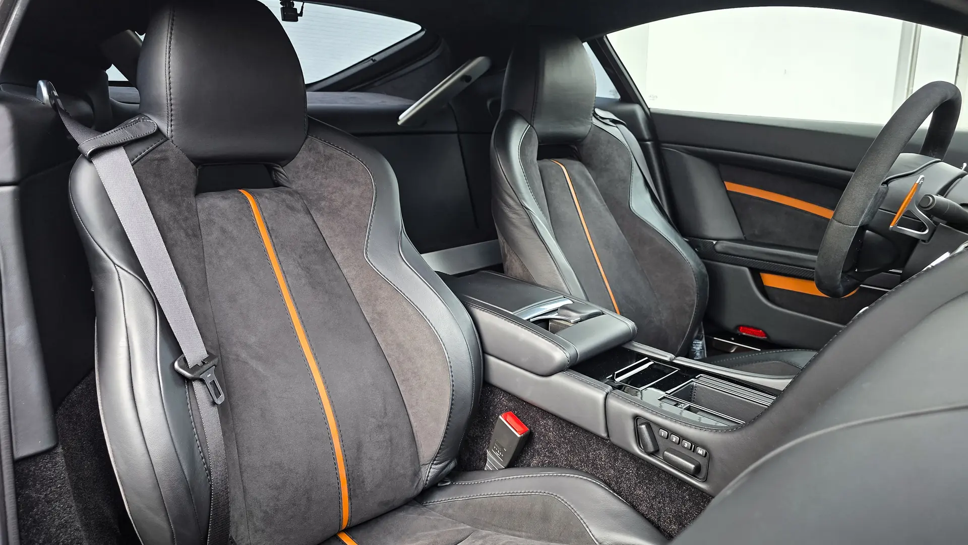 Aston Martin V12 Vantage 2015 occasion MONTHEROD — 4