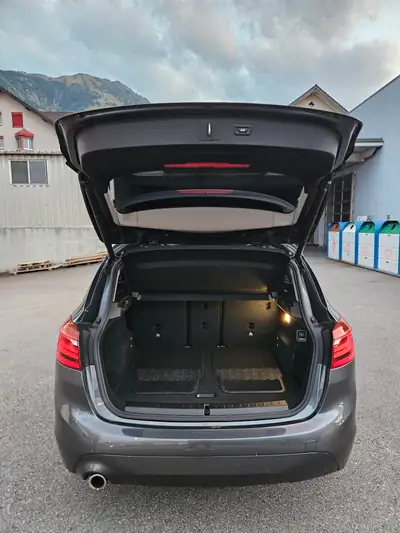 BMW 218 Active Tourer 218i — Monospace compact pratique, entretien réduit — dettaglio