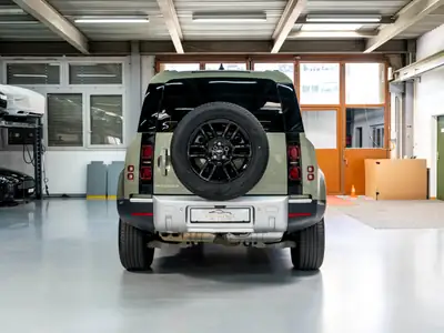 Land Rover Defender 110 3.0 D I6 250 — SUV robuste, diesel performant, 29 900 km — cruscotto