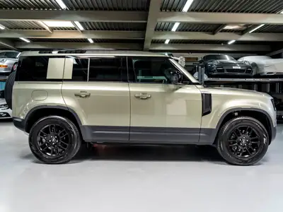 Land Rover Defender 110 3.0 D I6 250 — SUV robuste, diesel performant, 29 900 km — Miniatura 8