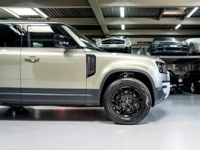 Land Rover Defender 110 3.0 D I6 250 — SUV robuste, diesel performant, 29 900 km — Miniatura 11