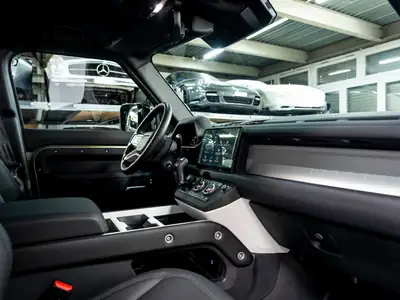 Land Rover Defender 110 3.0 D I6 250 — SUV robuste, diesel performant, 29 900 km — Miniatura 22