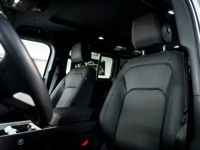 Land Rover Defender 110 3.0 D I6 250 — SUV robuste, diesel performant, 29 900 km — Miniatura 27