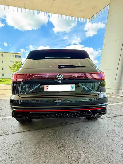 Volkswagen Touareg 3.0 V6 TSI PHEV R — SUV hybride rechargeable haute performance, 8000 km — dettaglio
