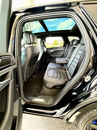 Volkswagen Touareg 3.0 V6 TSI PHEV R — SUV hybride rechargeable haute performance, 8000 km — cruscotto