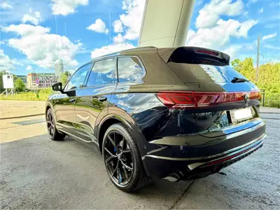 Volkswagen Touareg 3.0 V6 TSI PHEV R — SUV hybride rechargeable haute performance, 8000 km — Miniatura 9