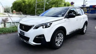 Peugeot 3008 1.5 BlueHDi Active — SUV diesel fiable, 111'000 km, sans sinistre — Heckansicht