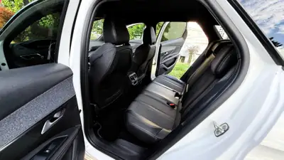 Peugeot 3008 1.5 BlueHDi Active — SUV diesel fiable, 111'000 km, sans sinistre — Miniatur 7