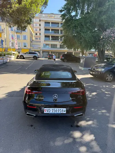 Mercedes-Benz CLE 450 AMG Line 4Matic — Cabriolet hybride performant, 15 500 km seulement — Armaturenbrett