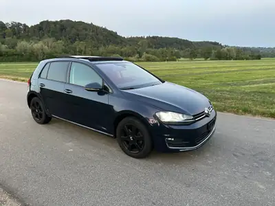 VW Golf 2.0 TDI Highline — Diesel fiable, 177'923 km, intérieur premium — side view