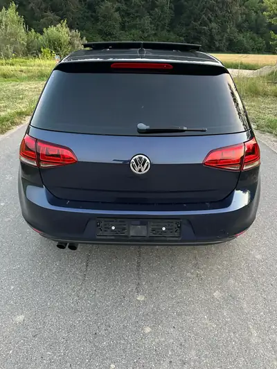 VW Golf 2.0 TDI Highline — Diesel fiable, 177'923 km, intérieur premium — dashboard