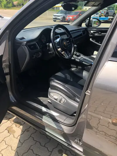 Porsche Macan 3.0 V6 S Diesel — SUV Premium Performant, 207'000 km — tableau de bord