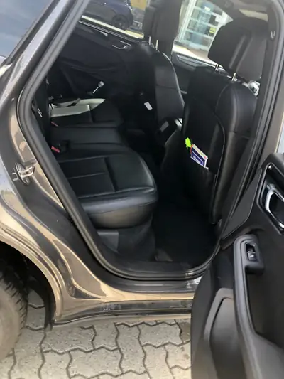 Porsche Macan 3.0 V6 S Diesel — SUV Premium Performant, 207'000 km — détail