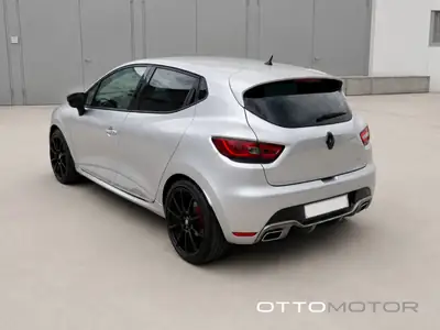 Renault Clio RS 200 EDC — Sportive compacte, 200 ch et boîte automatisée — interni