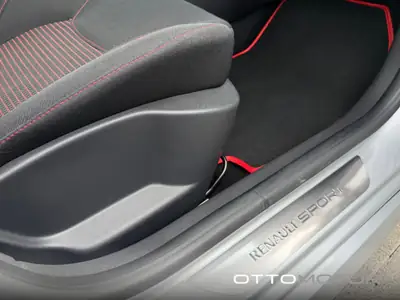 Renault Clio RS 200 EDC — Sportive compacte, 200 ch et boîte automatisée — Miniatura 8