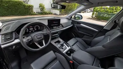 Audi Q5 2.0 50 TFSI e quattro — SUV hybride rechargeable, 10 700 km seulement — arrière