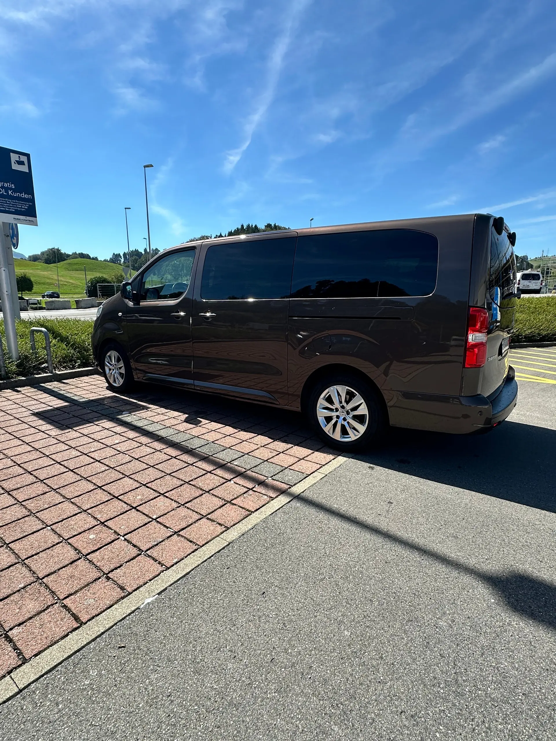 Peugeot Traveller 2017 occasion Kussnacht am Rigi — 2